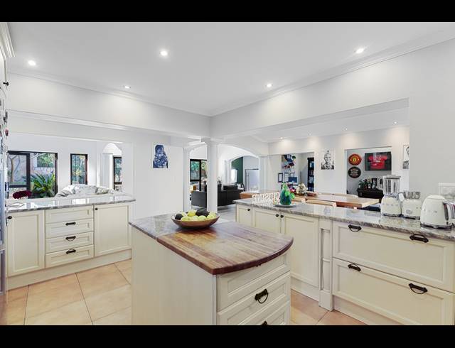 3 BEDROOM HOUSE FOR SALE IN BRYANSTON